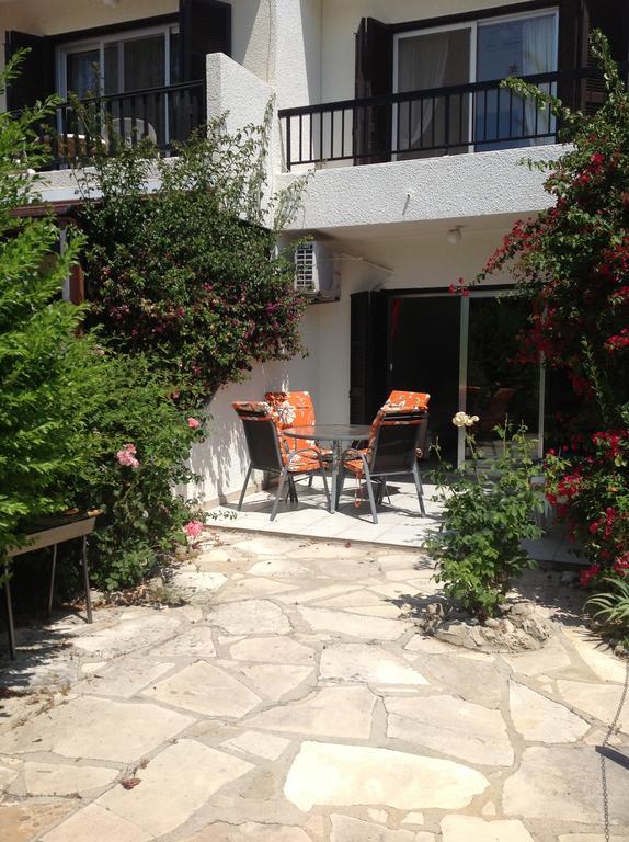 Paphos Townhouse Exterior foto